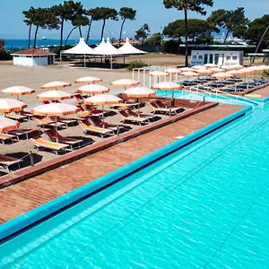 https://villaggio-torre-marina.it-tuscanyhotel.com